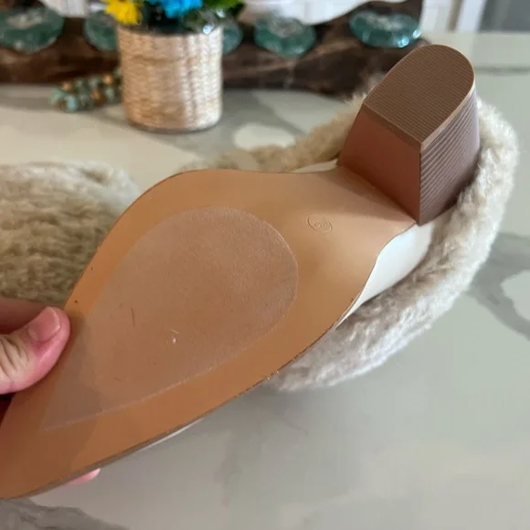 Brand new never worn faux fur foldover boot pointed toe, stacked block heel - Picture 11 of 12